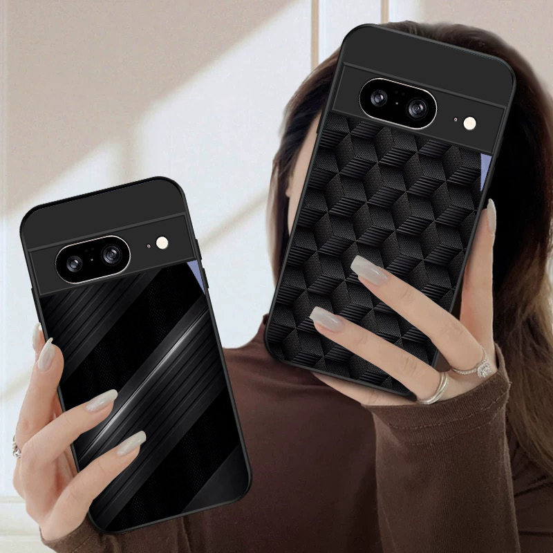 Koyu geometrik desenli Google  - Google Pixel 8A incelemesi ve fiyatı