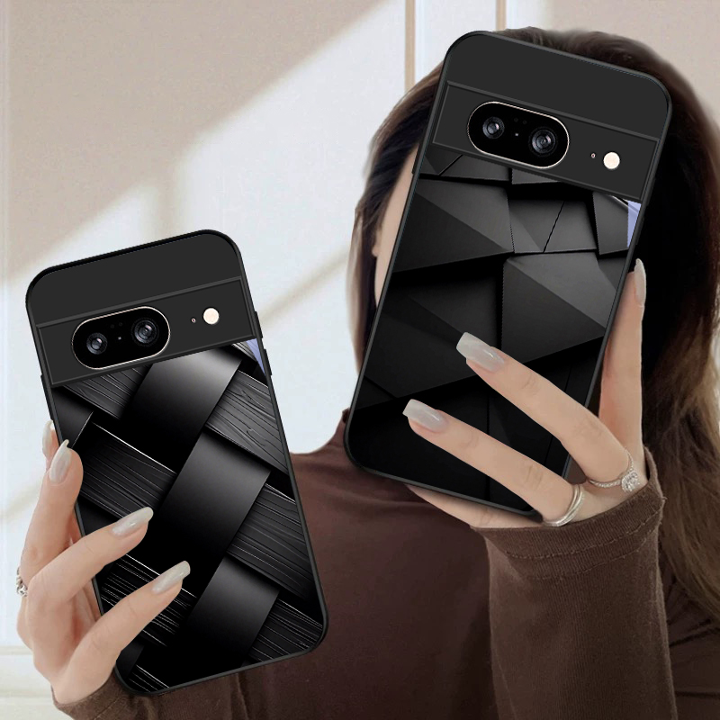 Koyu geometrik desenli Google  - Google Pixel 8A incelemesi ve fiyatı