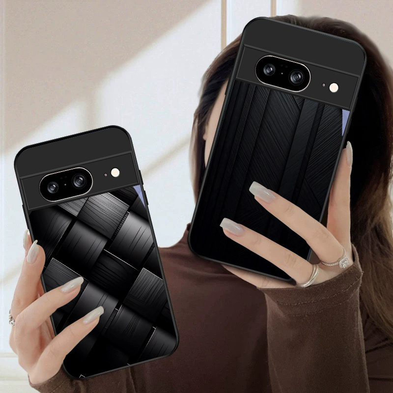 Koyu geometrik desenli Google  - Google Pixel 8A incelemesi ve fiyatı
